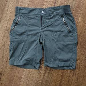Athleta Trekkie Shorts, Size 14, Green